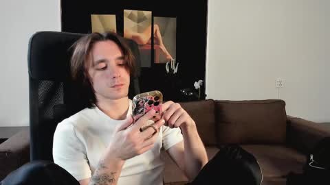 Snapshot of misterhult chatting on 02.22.25 My name is Anton Bogatyrev online show from 02.22.25
