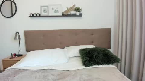 Snapshot of misticred chatting on 02.10.26 misticred online show from 02.10.26