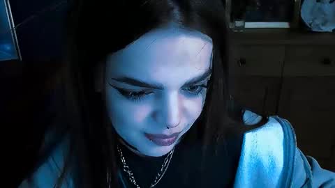 Snapshot of misticwave chatting on 12.01.25 Ines online show from 12.01.25