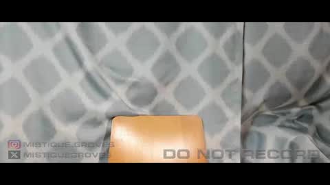 Mistique Groves online show from 10.09.25