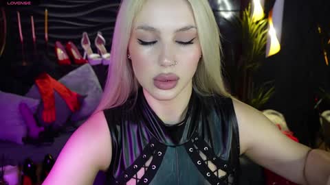 Darsy online show from 12.26.24