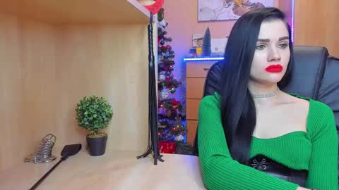 Snapshot of mistress_kristi chatting on 12.15.24 Mistress Kristi online show from 12.15.24