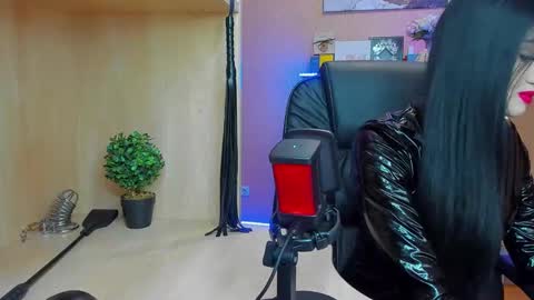 Snapshot of mistress_kristi chatting on 01.20.25 Mistress Kristi online show from 01.20.25