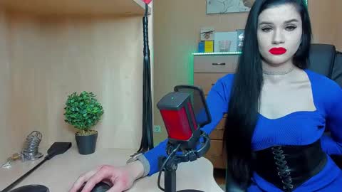 Snapshot of mistress_kristi chatting on 01.21.25 Mistress Kristi online show from 01.21.25