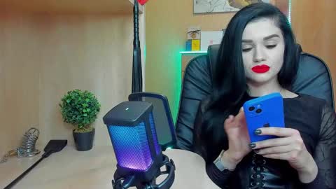 Snapshot of mistress_kristi chatting on 02.04.25 Mistress Kristi online show from 02.04.25