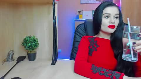Snapshot of mistress_kristi chatting on 03.09.25 Mistress Kristi online show from 03.09.25
