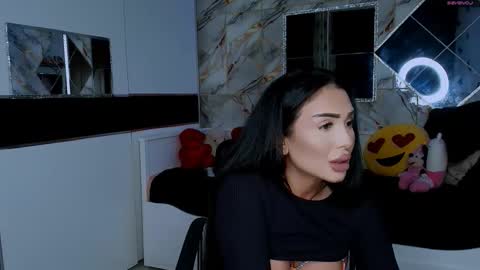 Snapshot of mistress_meryem chatting on 10.18.25 mistress_meryem online show from 10.18.25