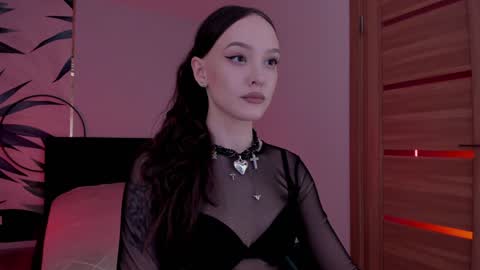 Mistress Mia online show from 12.12.24