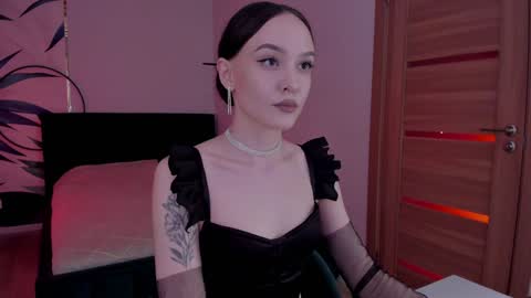 Mistress Mia online show from 12.25.24