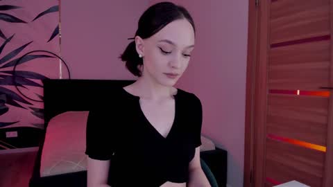 Mistress Mia online show from 02.02.25