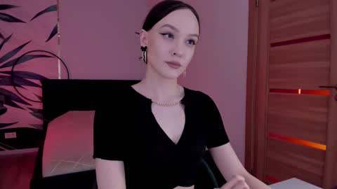 Mistress Mia online show from 02.11.25