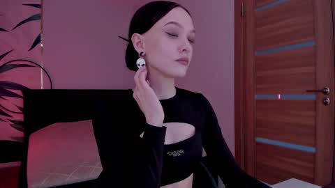 Mistress Mia online show from 02.22.25