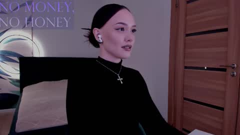 Mistress Mia online show from 12.13.25