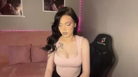 Snapshot of mistress_of_hearts chatting on 09.18.25 Mia online show from 09.18.25