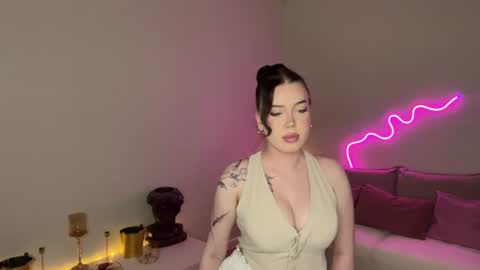 Mia online show from 06.14.26
