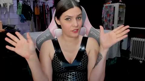 Dirty Priest and Ivi online show from 02.14.25