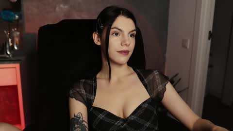 Snapshot of mistress_rochelle chatting on 02.22.25 Miss Rochelle online show from 02.22.25