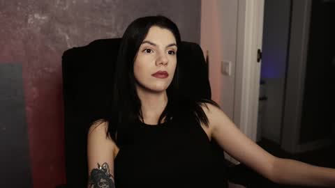 Snapshot of mistress_rochelle chatting on 02.25.25 Miss Rochelle online show from 02.25.25