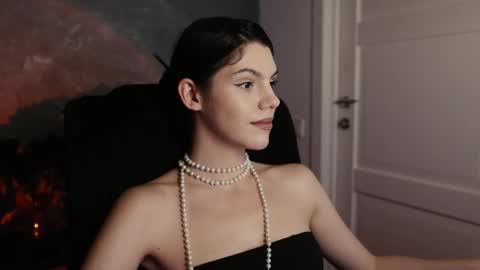 Snapshot of mistress_rochelle chatting on 03.05.25 Miss Rochelle online show from 03.05.25