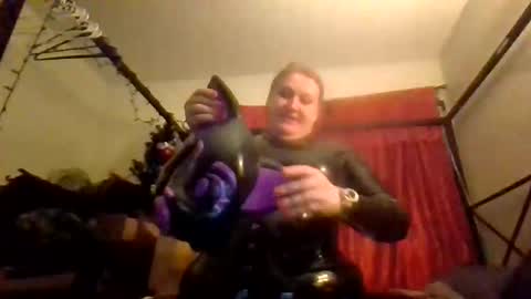 Snapshot of mistressamanda chatting on 11.02.25 Aussie Syn online show from 11.02.25