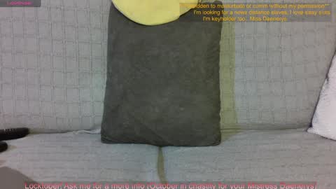 Snapshot of mistressdaenerys chatting on 01.01.25 Mistress Daenerys online show from 01.01.25