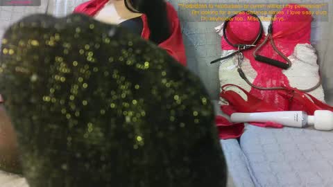 Snapshot of mistressdaenerys chatting on 03.01.25 Mistress Daenerys online show from 03.01.25