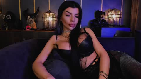 Elenia online show from 12.09.24
