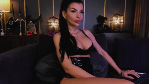 Elenia online show from 01.09.25