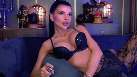 Elenia online show from 03.27.26