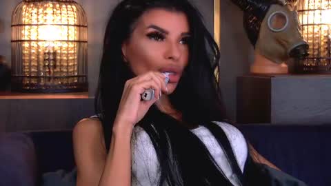 Snapshot of mistresselenia chatting on 06.18.26 Elenia online show from 06.18.26