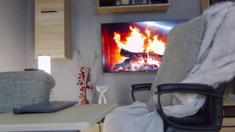 Snapshot of mistressellie chatting on 12.09.24 MitressEllie--Your Bratty Miss online show from 12.09.24