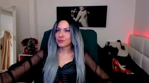 Snapshot of mistressevelyn_ chatting on 12.16.24 MistressEvelyn online show from 12.16.24