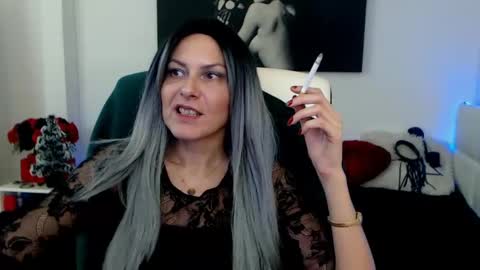 Snapshot of mistressevelyn_ chatting on 12.20.24 MistressEvelyn online show from 12.20.24