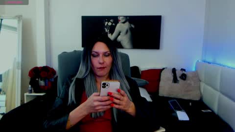 Snapshot of mistressevelyn_ chatting on 01.20.25 MistressEvelyn online show from 01.20.25