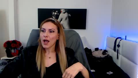 Snapshot of mistressevelyn_ chatting on 02.02.25 MistressEvelyn online show from 02.02.25