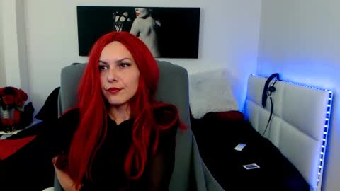 Snapshot of mistressevelyn_ chatting on 02.04.25 MistressEvelyn online show from 02.04.25