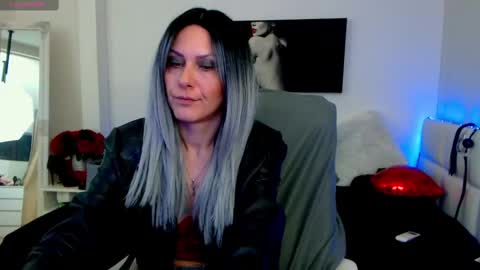 Snapshot of mistressevelyn_ chatting on 02.24.25 MistressEvelyn online show from 02.24.25