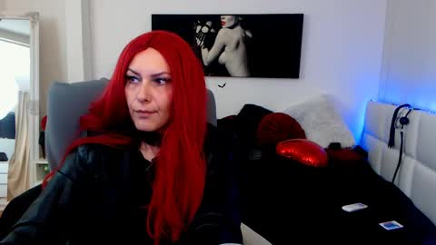 Snapshot of mistressevelyn_ chatting on 03.03.25 MistressEvelyn online show from 03.03.25