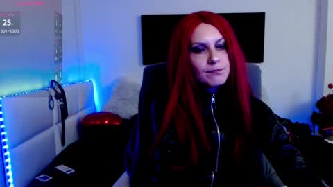 Snapshot of mistressevelyn_ chatting on 03.12.25 MistressEvelyn online show from 03.12.25
