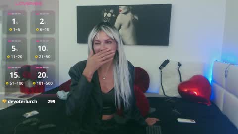 Snapshot of mistressevelyn_ chatting on 09.13.25 MistressEvelyn online show from 09.13.25