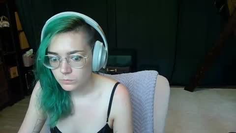 Snapshot of mistressjuniper chatting on 07.21.26 Mistress June online show from 07.21.26