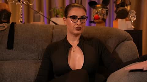 Mistress Kelly online show from 11.17.25