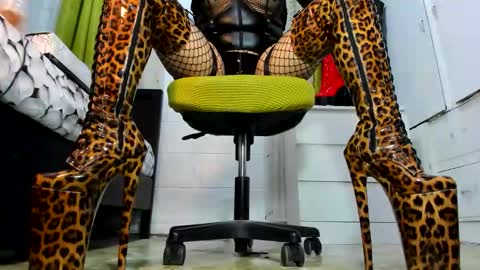 Tiffany online show from 10.03.25