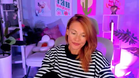 Snapshot of mistybarnes chatting on 10.12.25 MistyBarnes NONUDE MODEL online show from 10.12.25