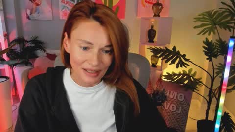 Snapshot of mistybarnes chatting on 10.26.25 MistyBarnes NONUDE MODEL online show from 10.26.25