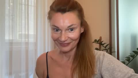 Snapshot of mistybarnes chatting on 04.25.26 MistyBarnes NONUDE MODEL online show from 04.25.26