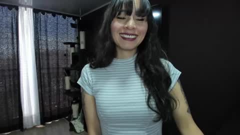Snapshot of mistymooon chatting on 05.20.26 Emma online show from 05.20.26