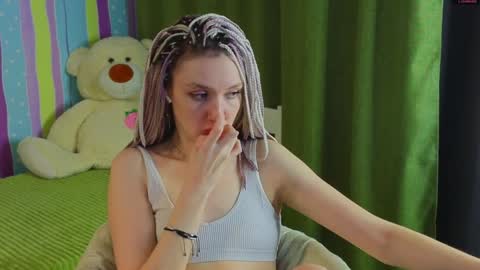 Snapshot of mitch911 chatting on 01.27.25 alice online show from 01.27.25