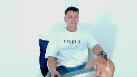 Snapshot of mitchellburns chatting on 12.26.24 mitchell online show from 12.26.24