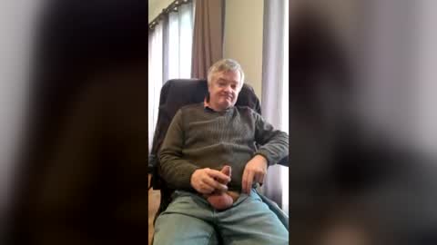 Snapshot of mitchoxxford chatting on 07.21.26 mitchoxxford online show from 07.21.26